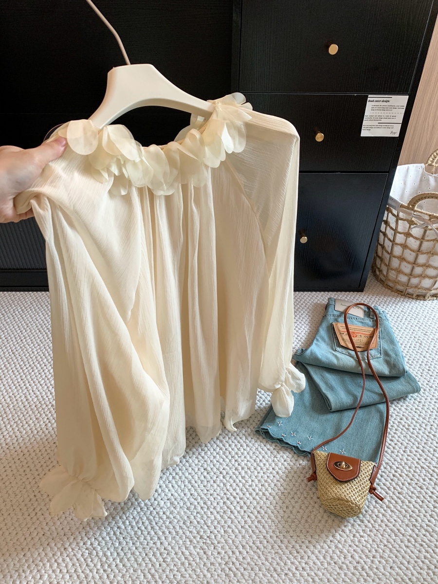 Women's French Petal Collar Tie Shirt 2026 Early Autumn Flared Sleeve Top - Image 3