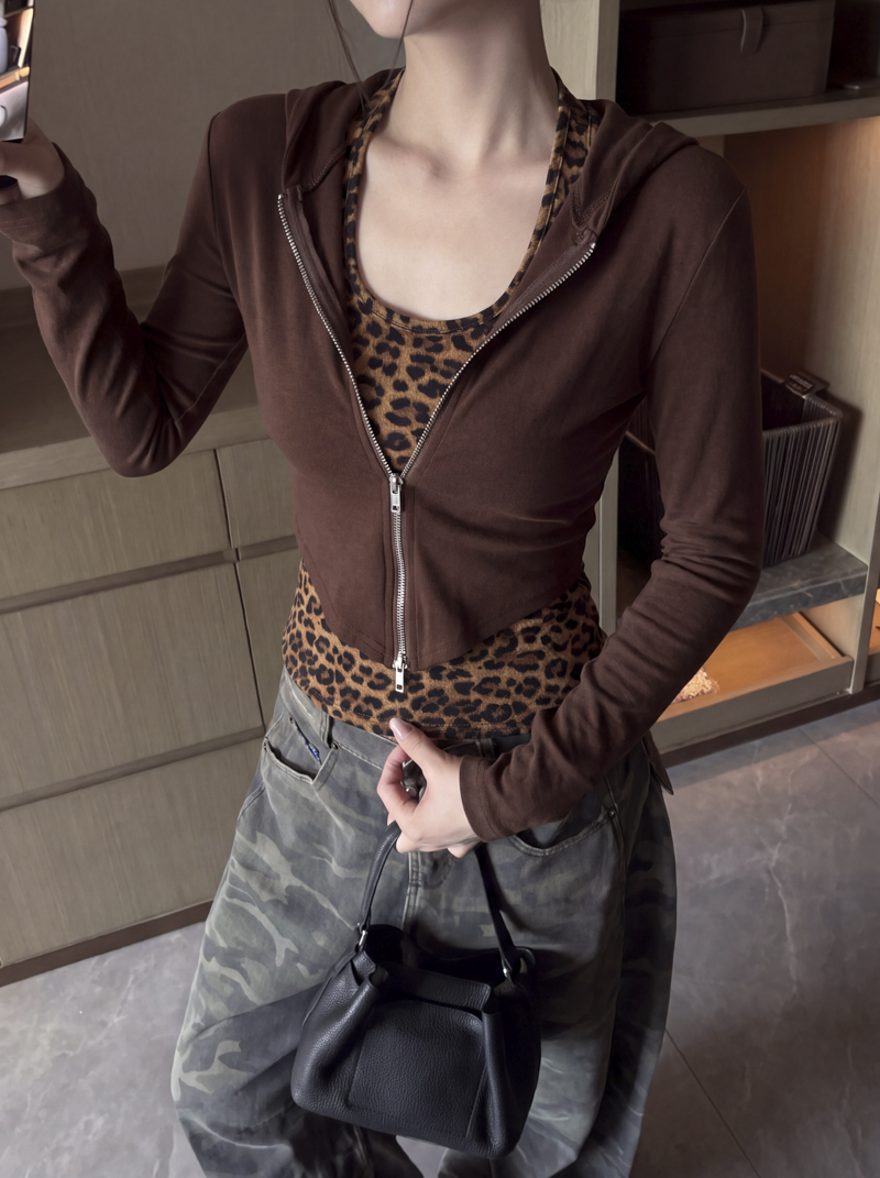 2026 Autumn Korean Slim Leopard Halter Hooded Zip Fake Two-Piece Long Sleeve T-Shirt Women Cotton Top - Style 67914f - Image 2